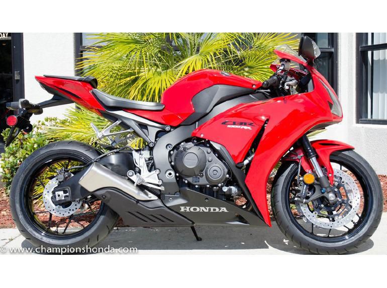 2013 honda cbr1000rr  sportbike 