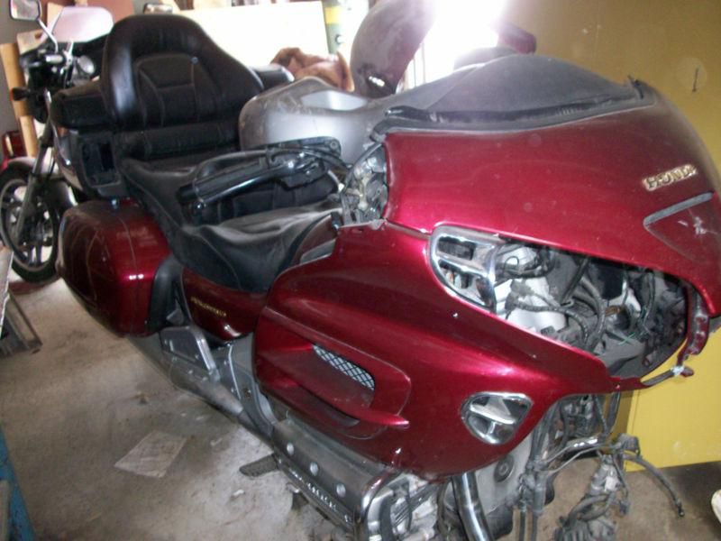 2002 Honda GL1800 Gold Wing FOR PARTS ONLY! NO TITLE!