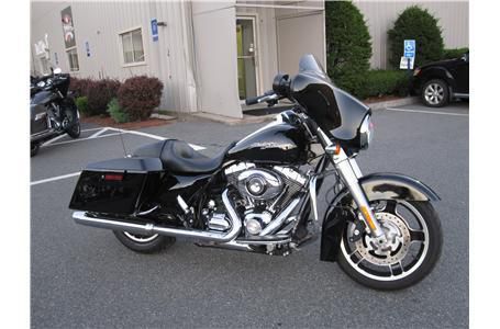 2011 harley-davidson flhx street glide  cruiser 