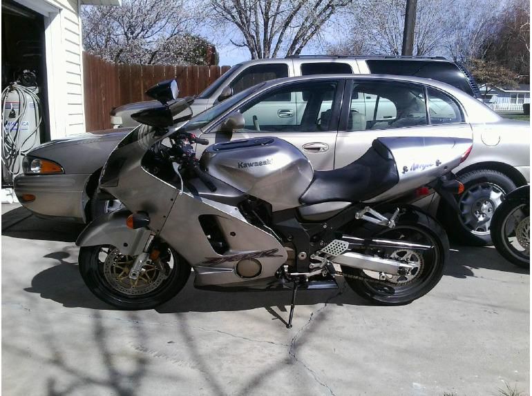 2001 Kawasaki Ninja ZX-12R Sportbike 