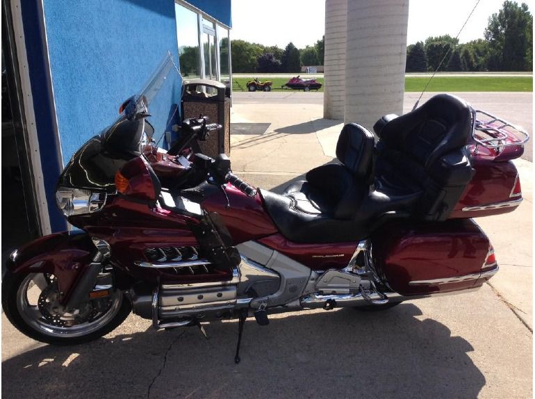 2004 Honda Gold Wing (GL1800) , $12,999, image 2