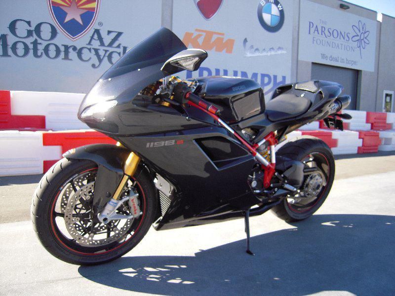 2010 Ducati SUPERBIKE 1198 S Sportbike 