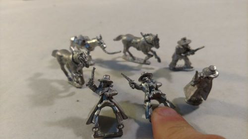 Old west 28mm mounted desperados w/unmounted poses too
