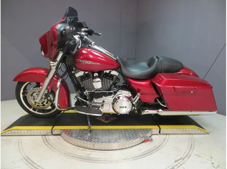 2013 Harley-Davidson Street Glide , $18,495, image 2
