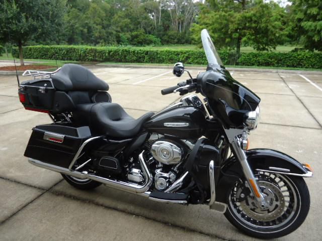 2013 Harley Ultra Limited low,low miles and like new !!