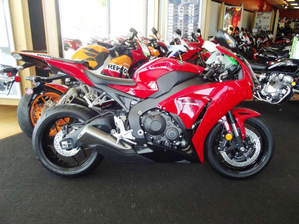 2013 honda cbr1000rr  sportbike 