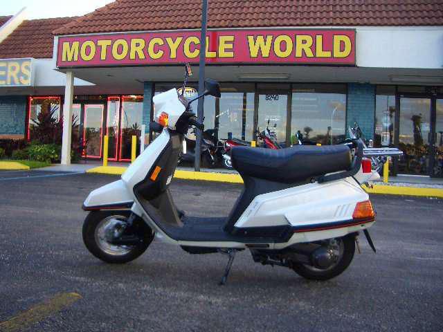 2001 Yamaha XC 125 Scooter 