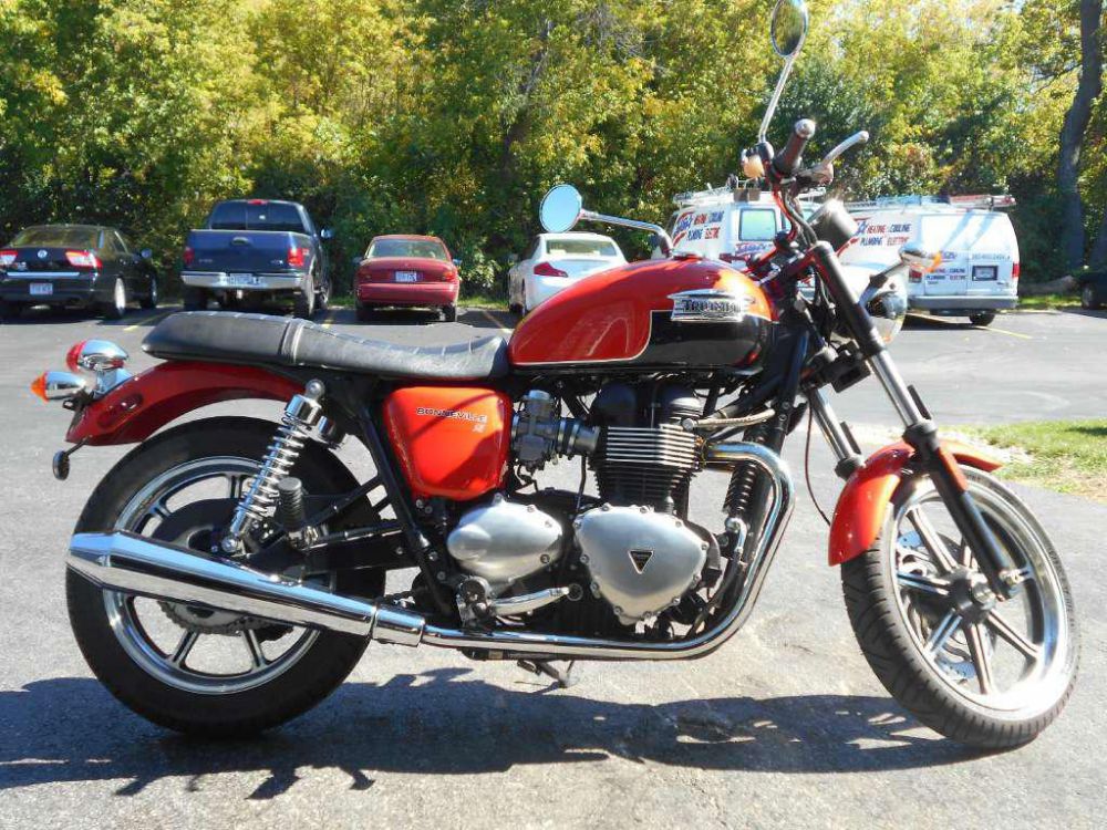 2011 Triumph Bonneville SE Standard 