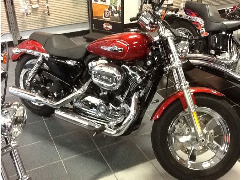 2013 Harley-Davidson XL1200C Sportster 1200 Custom 
