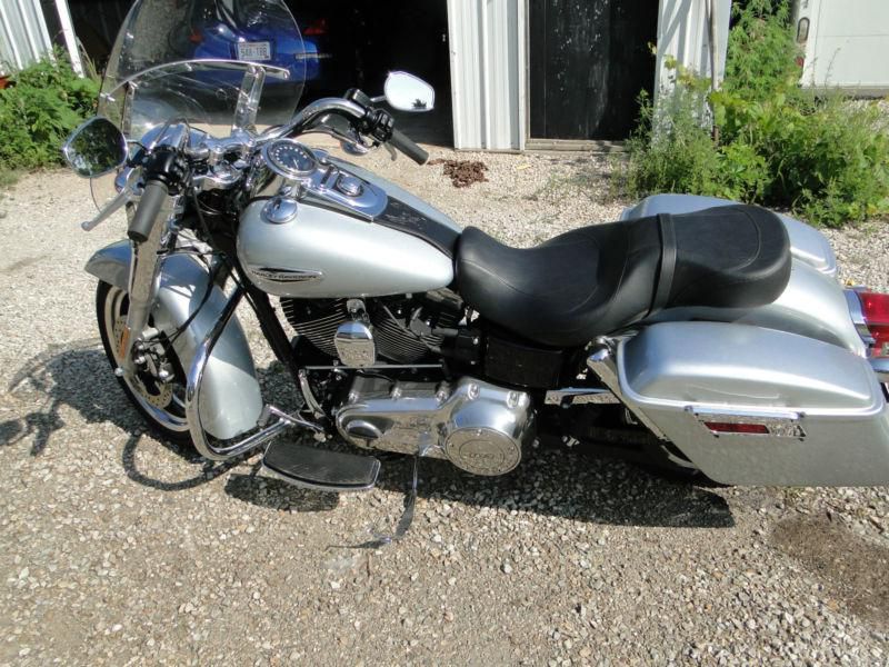 2012 Silver Harley Davidson FLD Switchback - Less than 500 miles - Prestine!, US $10,100.00, image 3