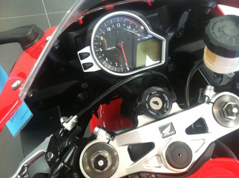 2011 Honda CBR 1000RR  Sportbike , US $10,999.00, image 2