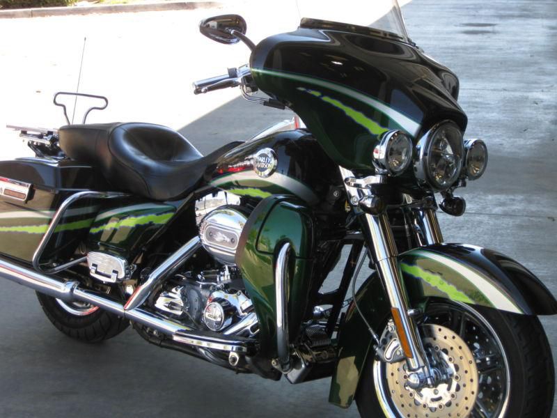 2006 harley davidson screamin' eagle ultra classic- beautiful! check it out!
