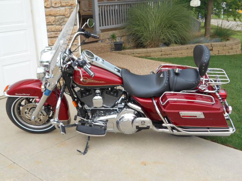 2007 H.D. Road King (Like New and only 8,200 miles)