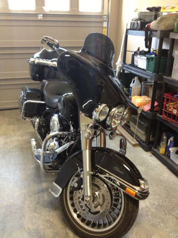 2010 Electra Glide Classic (black)