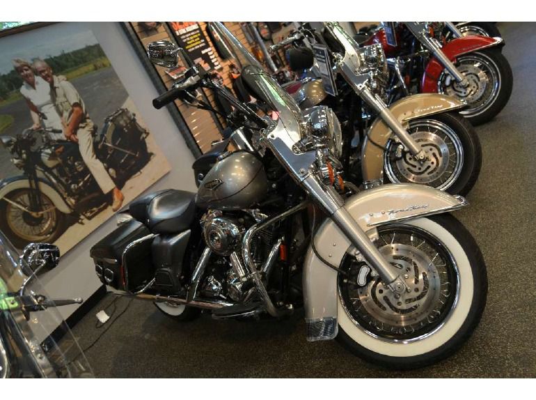 2007 Harley-Davidson FLHRC Road King Classic 