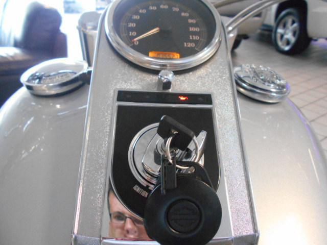 2004 Harley-Davidson FLSTF Softail Fat Boy Only 15,527 miles. POW MIA extras, US $4,051.00, image 17