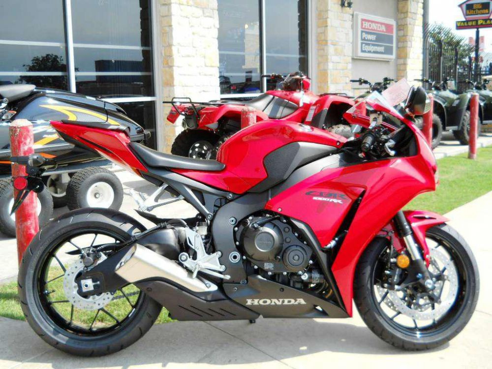 2013 honda cbr1000rr  sportbike 