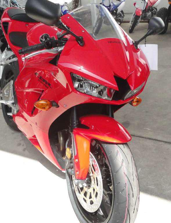 2013 honda cbr600rr  sportbike 