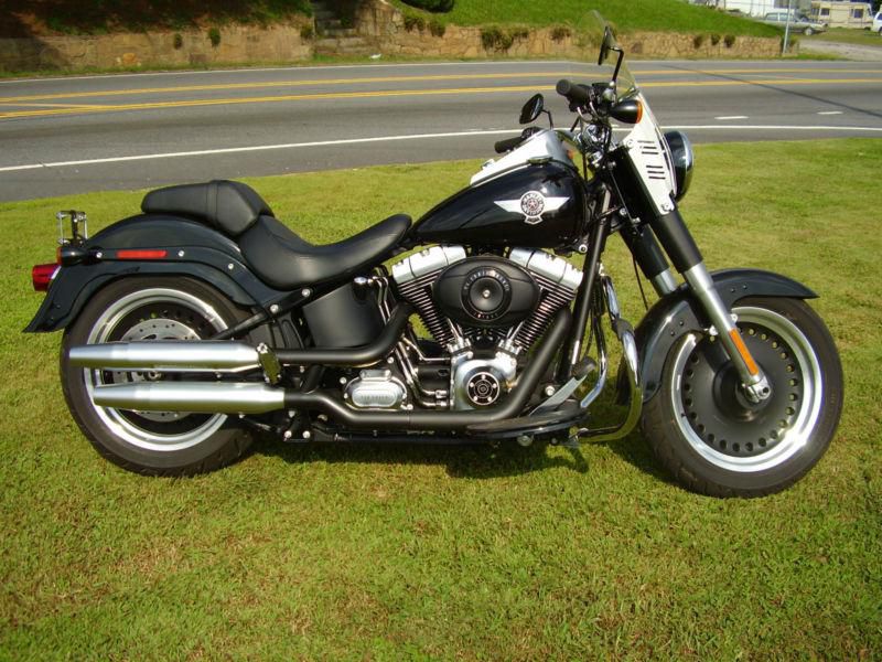 VERY NICE 201O HARLEY DAVIDSON FATBOY LOW ONLY 292 MILES