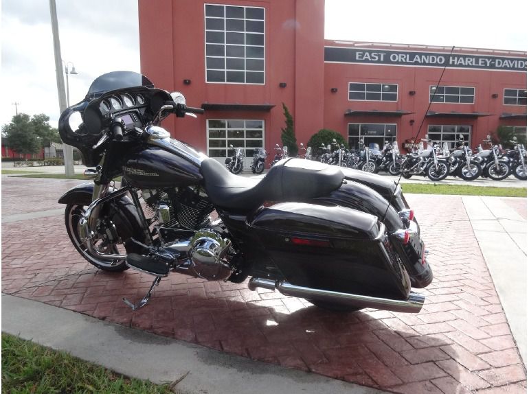 2014 Harley-Davidson FLHX 