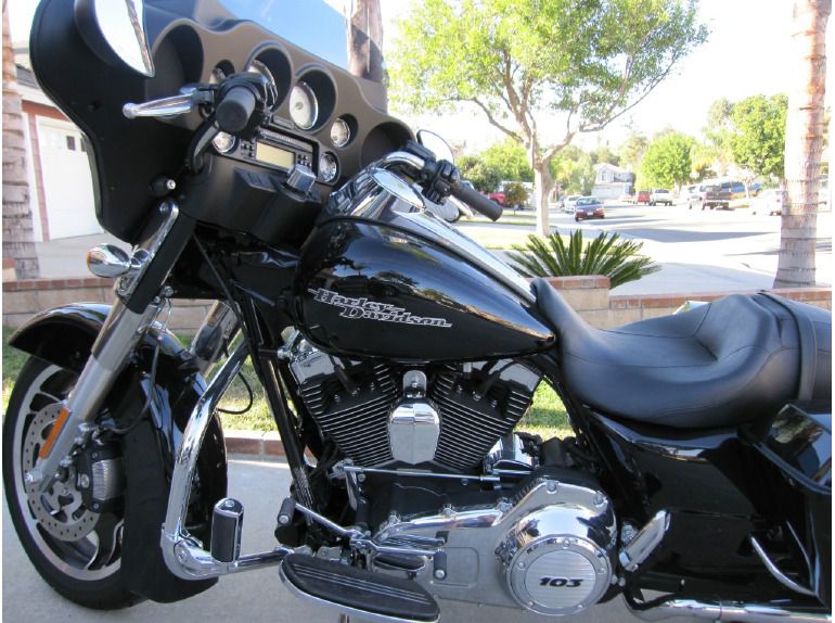 2014 Harley-Davidson FLHX STREET GLIDE, $18,000, image 2