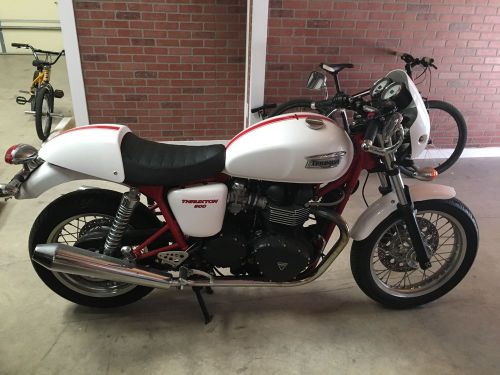 2010 Triumph Bonneville, US $24000, image 2