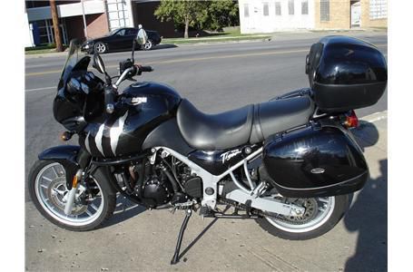 2006 triumph tiger 955i  dual sport 