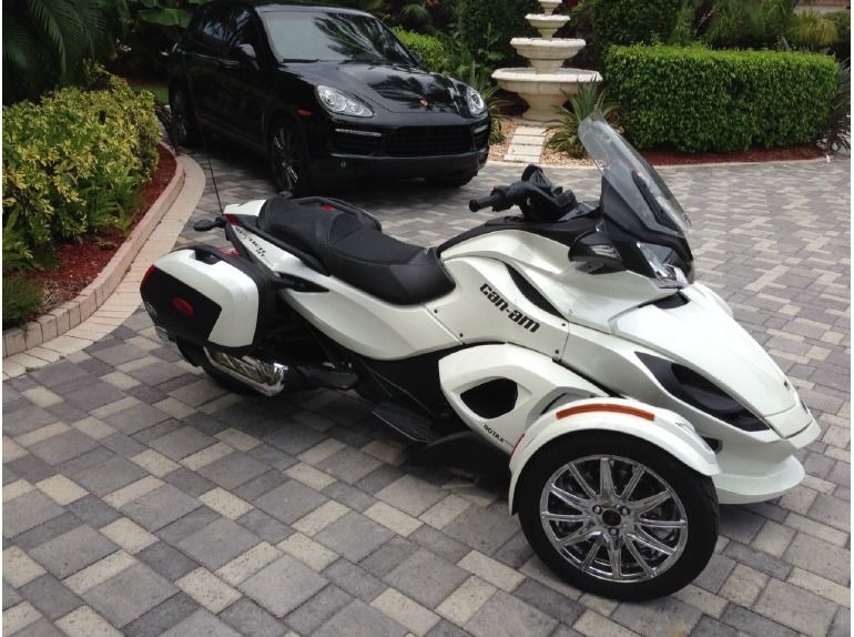 2013 Can-Am Spyder ST LIMITED 