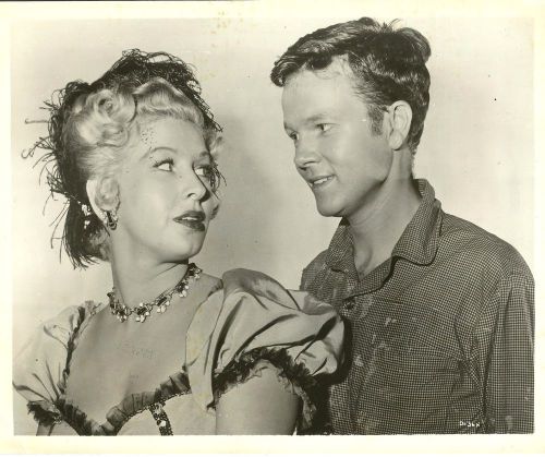 Dorothy granger &amp; robert arthur in &#034;the desperados are in town&#034; original 1956