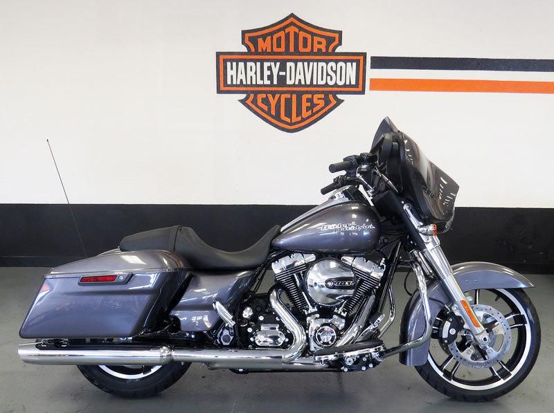 Harley-Davidson 2014 BRAND NEW FLHX Street Glide Motorcycle