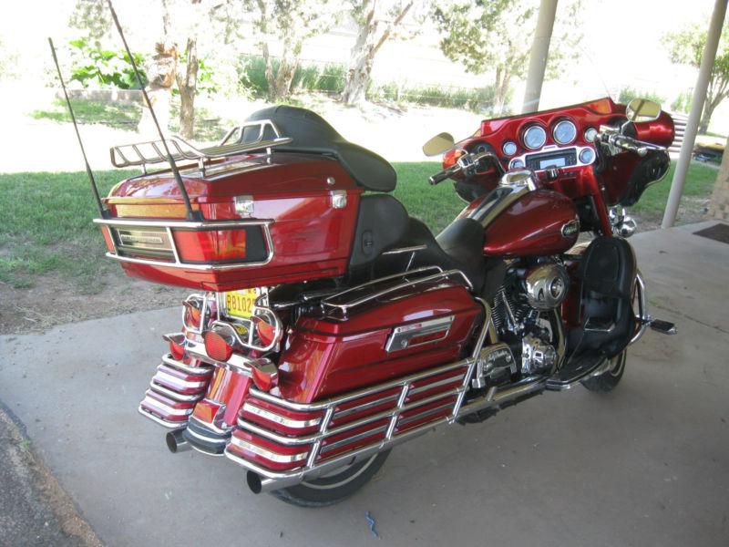 Ultra Classic, lots of chrome,custom pin striping and alot of extras