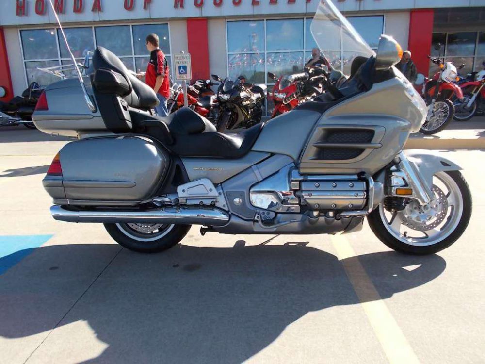 2003 honda gold wing  touring 