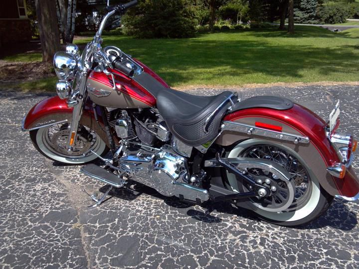 2009 Harley-Davidson Softail DELUXE Cruiser 