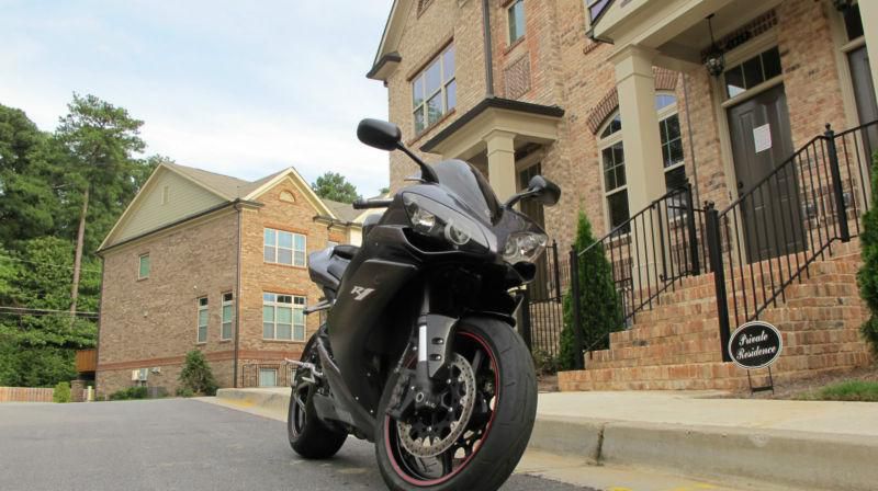 2007 Yamaha YZF R1 Raven, Still under Warranty till FEB 2014