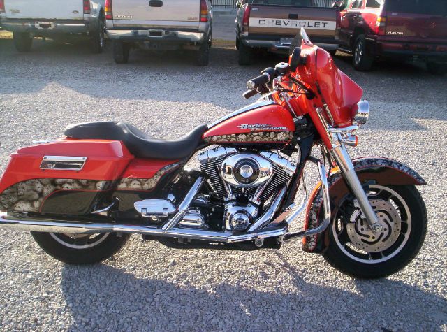 Used 2006 Harley Davidson Streetglide for sale.