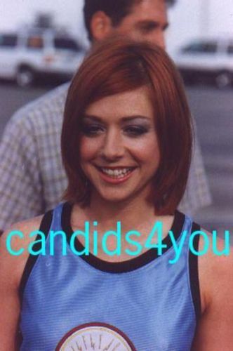 #s180 alyson hannigan hot candid photo