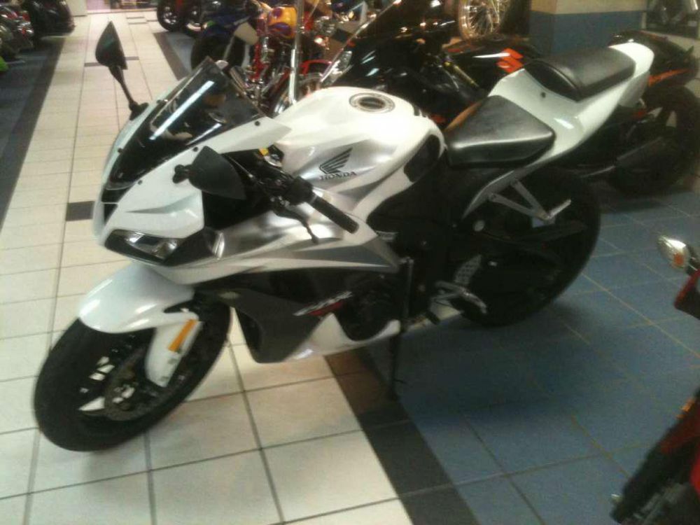 2007 honda cbr600rr  sportbike 