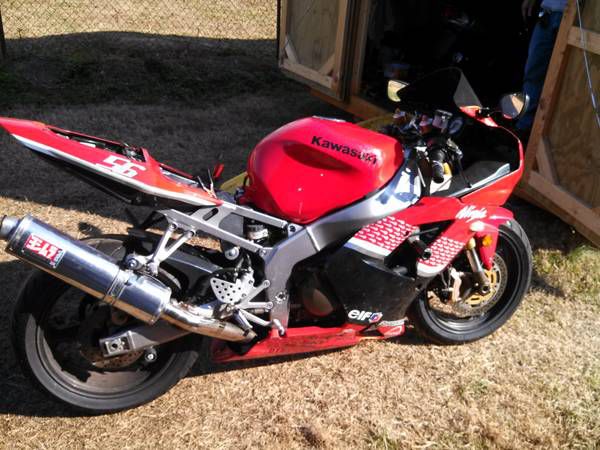 2003 Kawasaki Ninja 636....1000 Cash or Best Offer