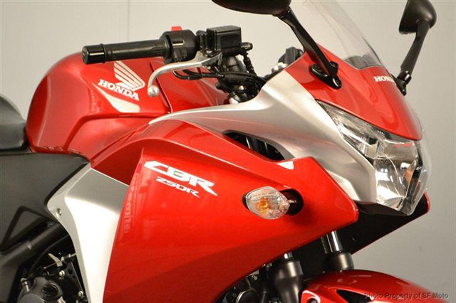 2011 red honda cbr250r