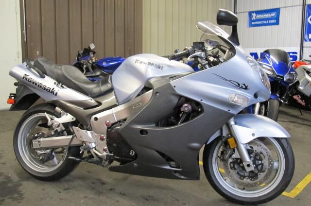 2004 Kawasaki ZX1200 ZZR1200 Sportbike 