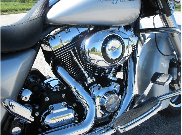 2010 Harley-Davidson Street Glide , $17,000, image 4