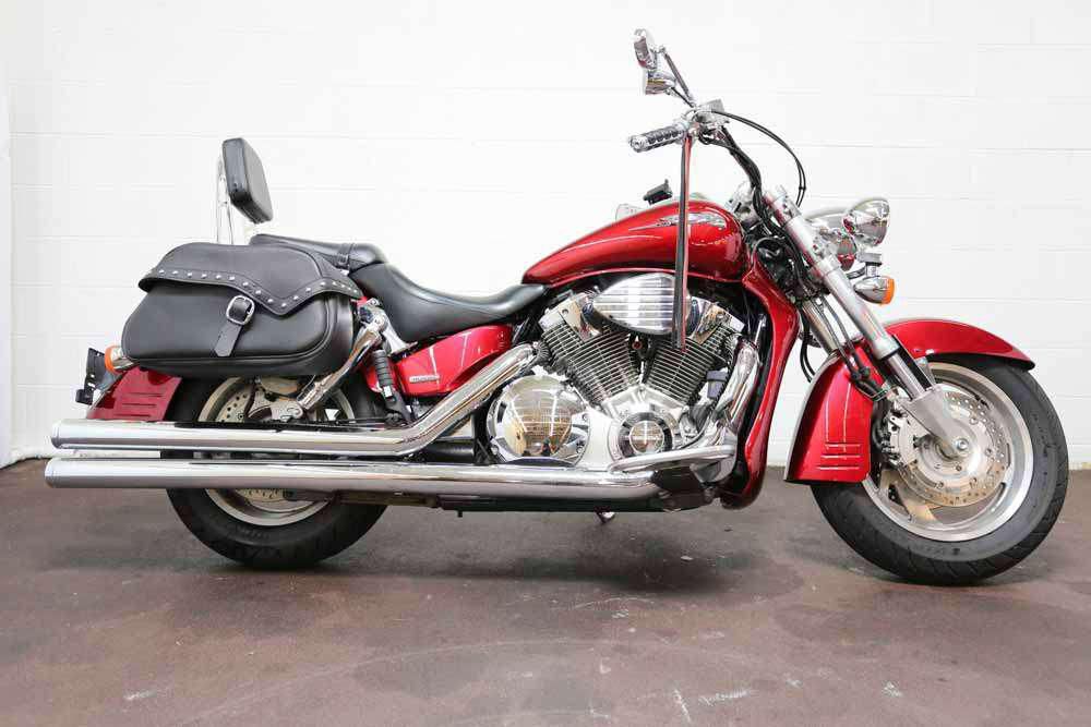 2005 honda vtx 1800r  cruiser 