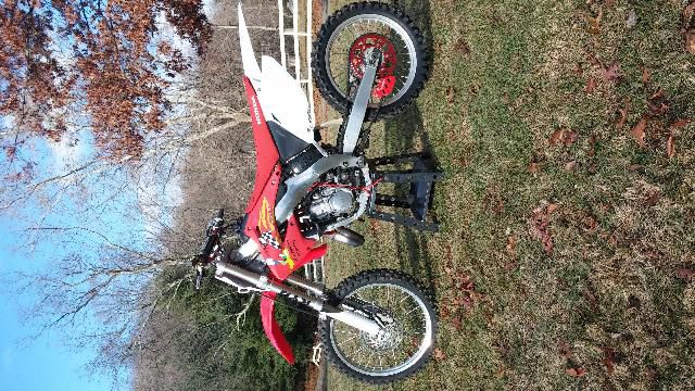 2002 HONDA CR 125 2 stroke, This bike is basically brand new