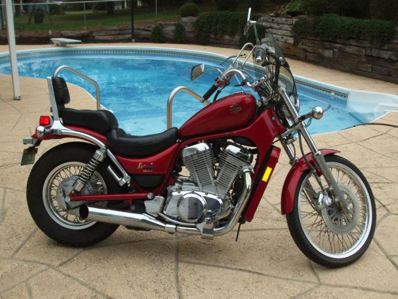 1993 Suzuki Intruder 800 (Good condition with new tires and fuilds changed)