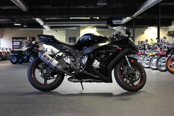 2011 kawasaki zx-10r  sportbike 