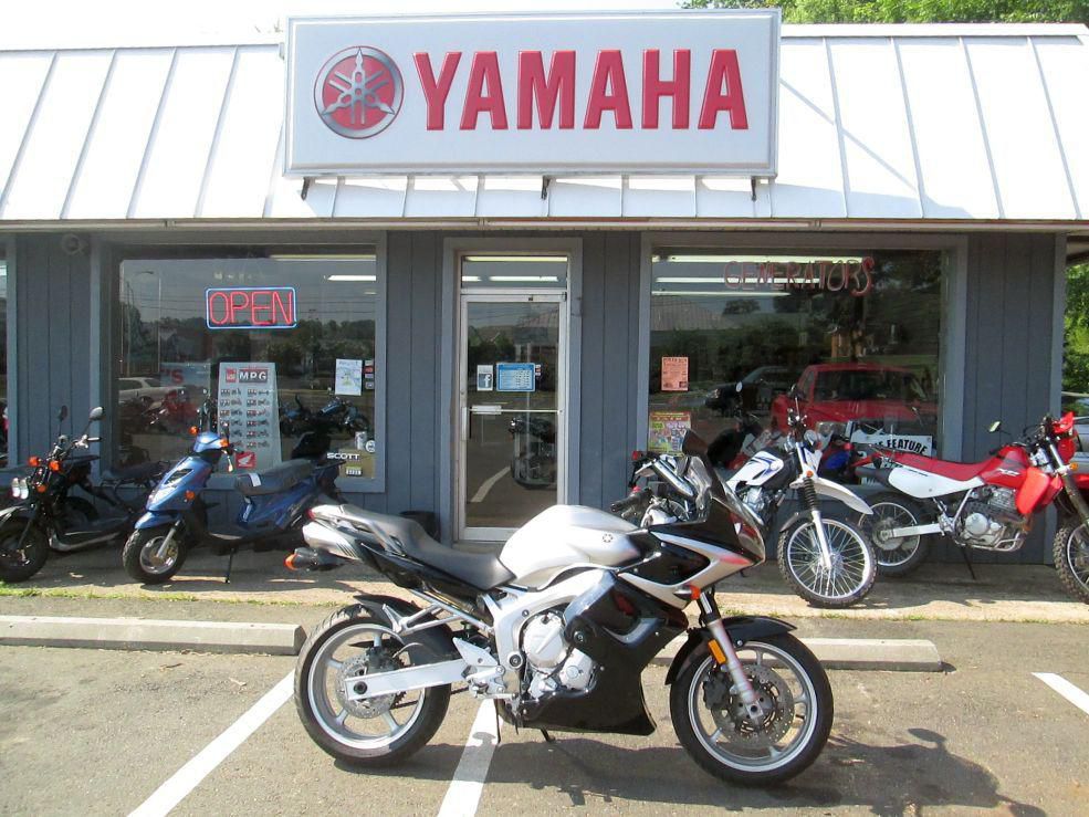 2004 yamaha fz6  sportbike 