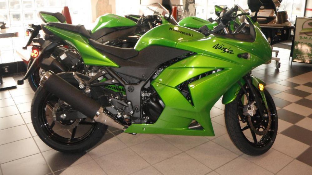 2012 kawasaki ninja 250r  sportbike 