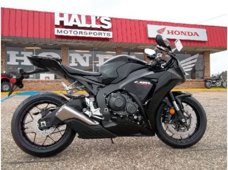 2012 Honda CBR1000RR 20TH ANNIVERSARY , $10,399, image 3