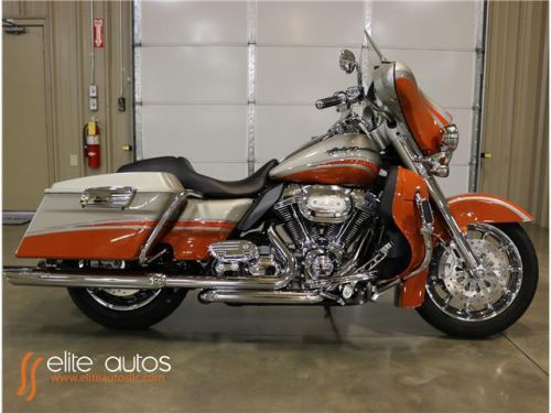 2009 Harley-Davidson Touring FLHTCUSE