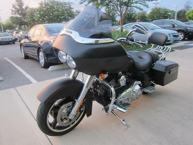 2010 HARLEY DAVIDSON ROAD GLIDE BLACK 11K MILES NO RESERVE